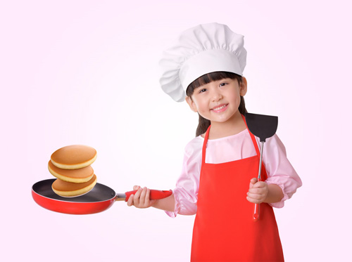 Hướng dẫn trẻ học nấu ăn